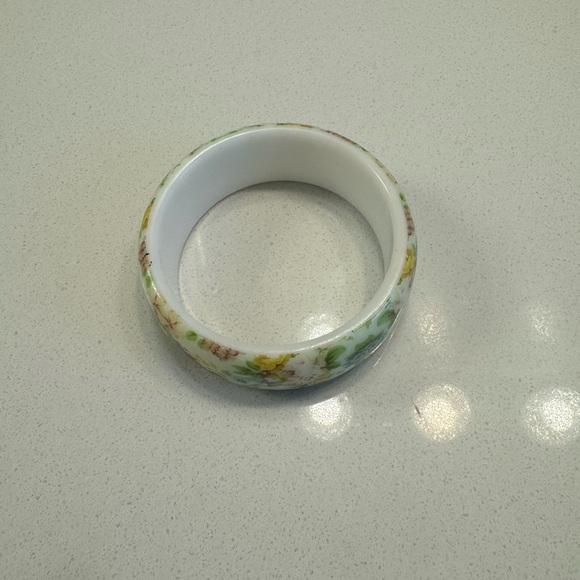 Floral bangle - Picture 2 of 3